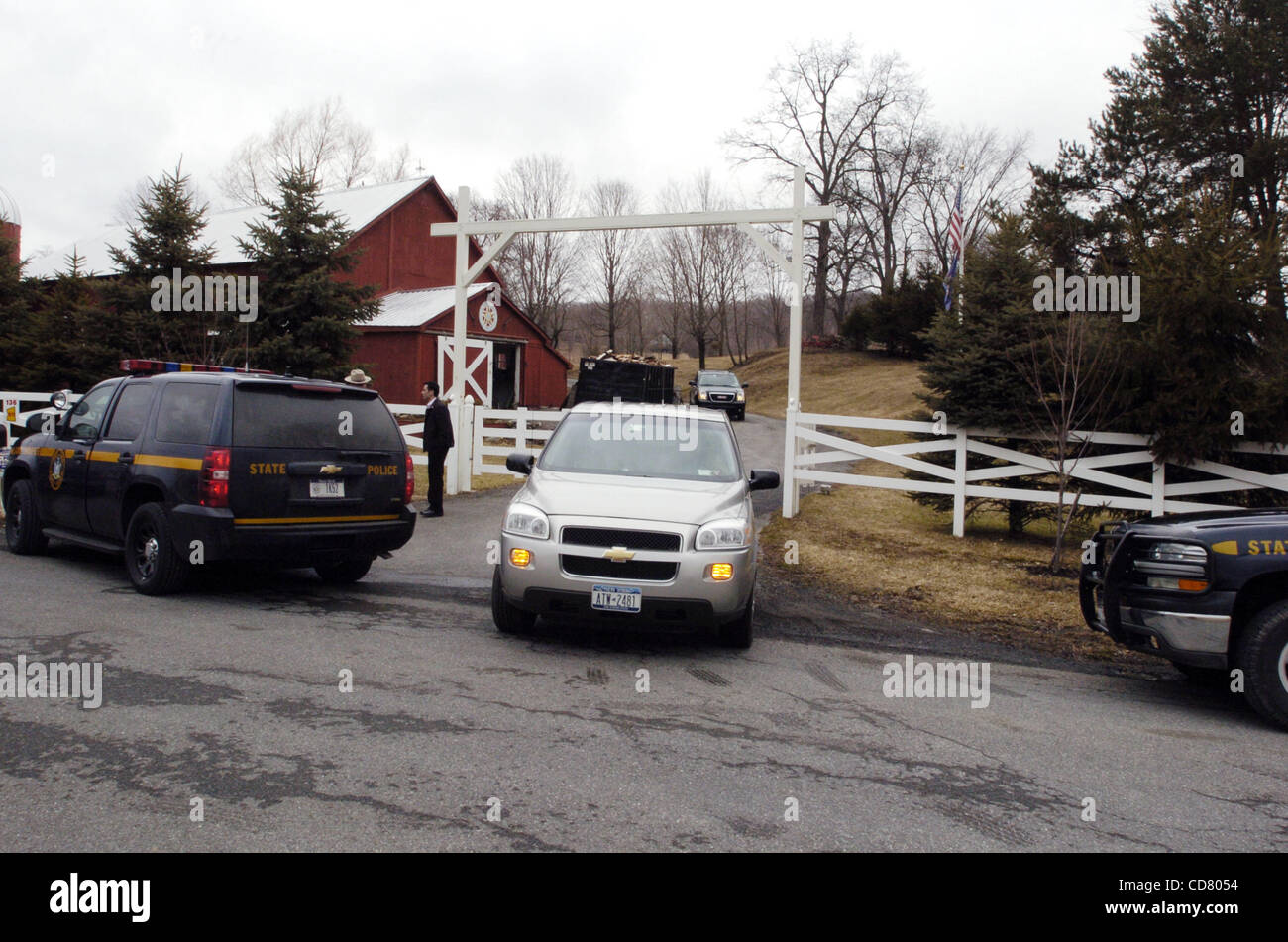 NY State Troopers at the entrance as Governor Eliot Spitzer arrives to