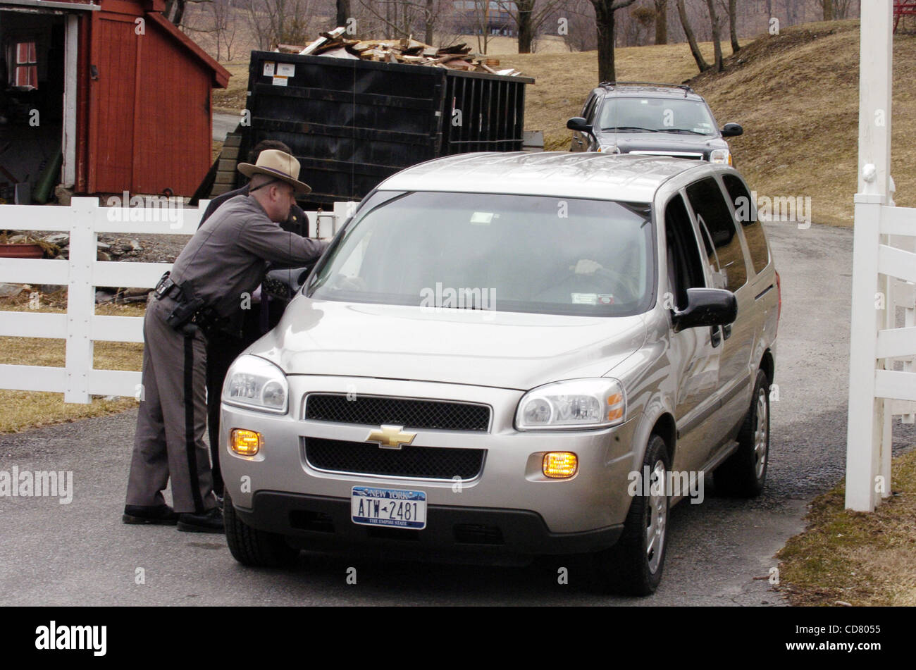 NY State Troopers at the entrance as Governor Eliot Spitzer arrives to