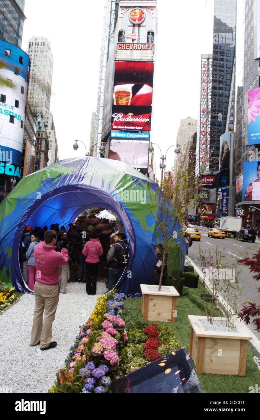 The Shinnyoen Foundation launches the "Six Billion Paths to Peace