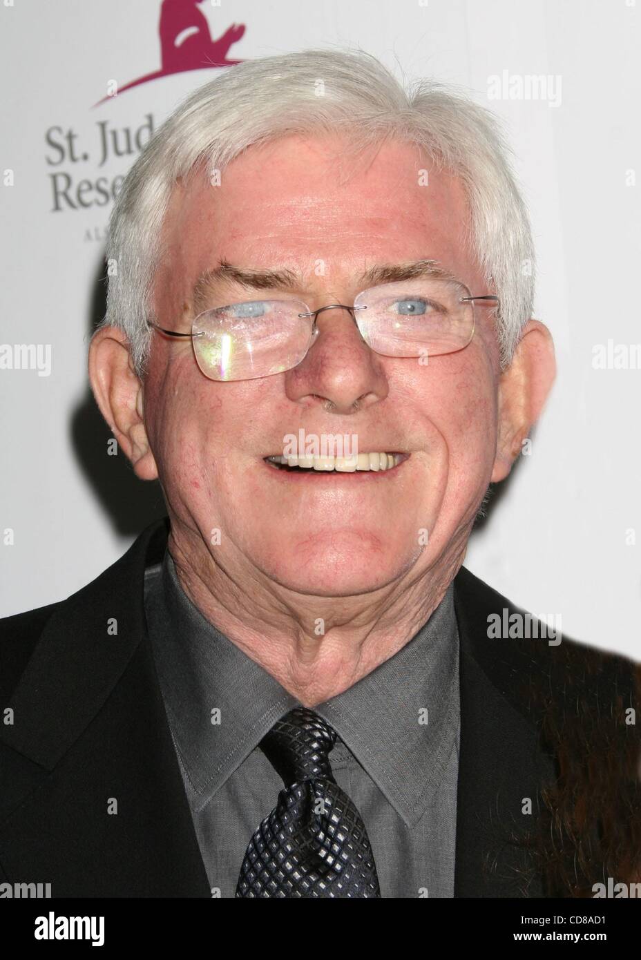 Phil donahue talk show hi-res stock photography and images - Alamy