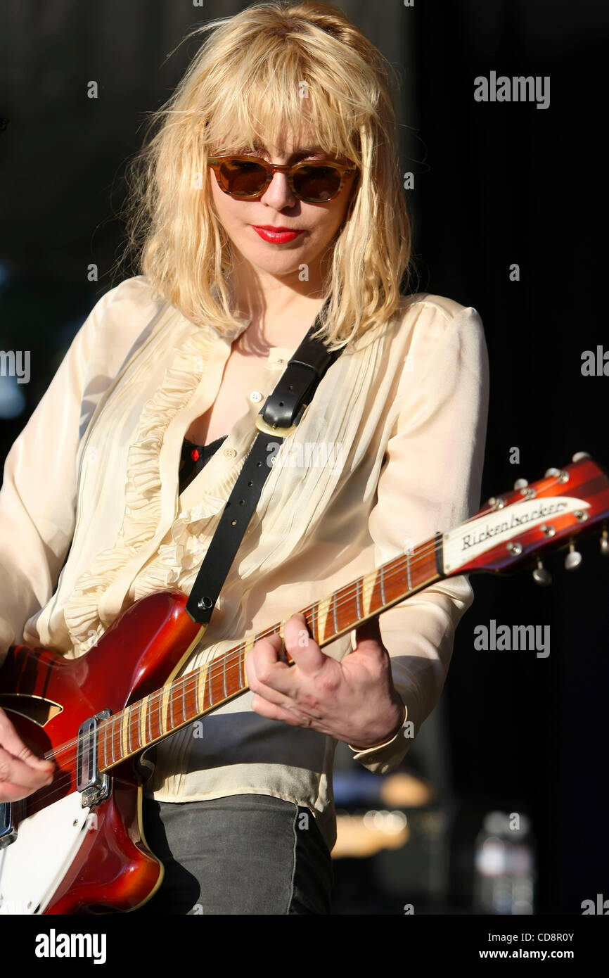 Jun 06, 2010 - Mountain View, California, USA - Singer COURTNEY LOVE of the group HOLE performing at BFD 2010 in Mountain View, California. (Credit Image: © Tracy Van Nunnery/ZUMApress.com) Stock Photo