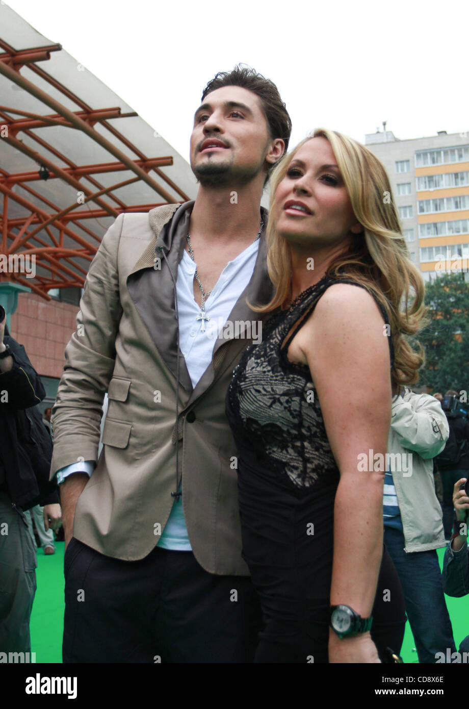 American singer-songwriter Anastacia attends Muz-TV 2010 Russian Music Award ceremony in Moscow. Pictured: Anastacia with russian pop idol Dima Bilan. Stock Photo