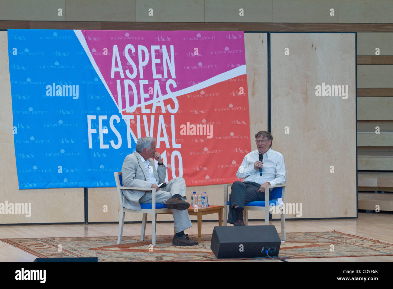 Walter isaacson hires stock photography and images Alamy