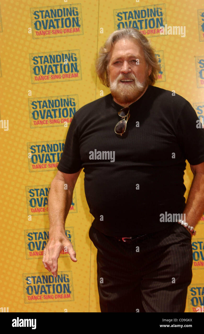 how tall was dan haggerty - Ilustrasi 2
