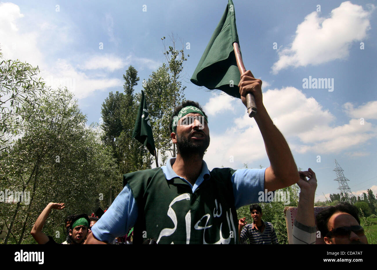 Kashmiri muslims shout pro freedom slogans during anti india protest in ...
