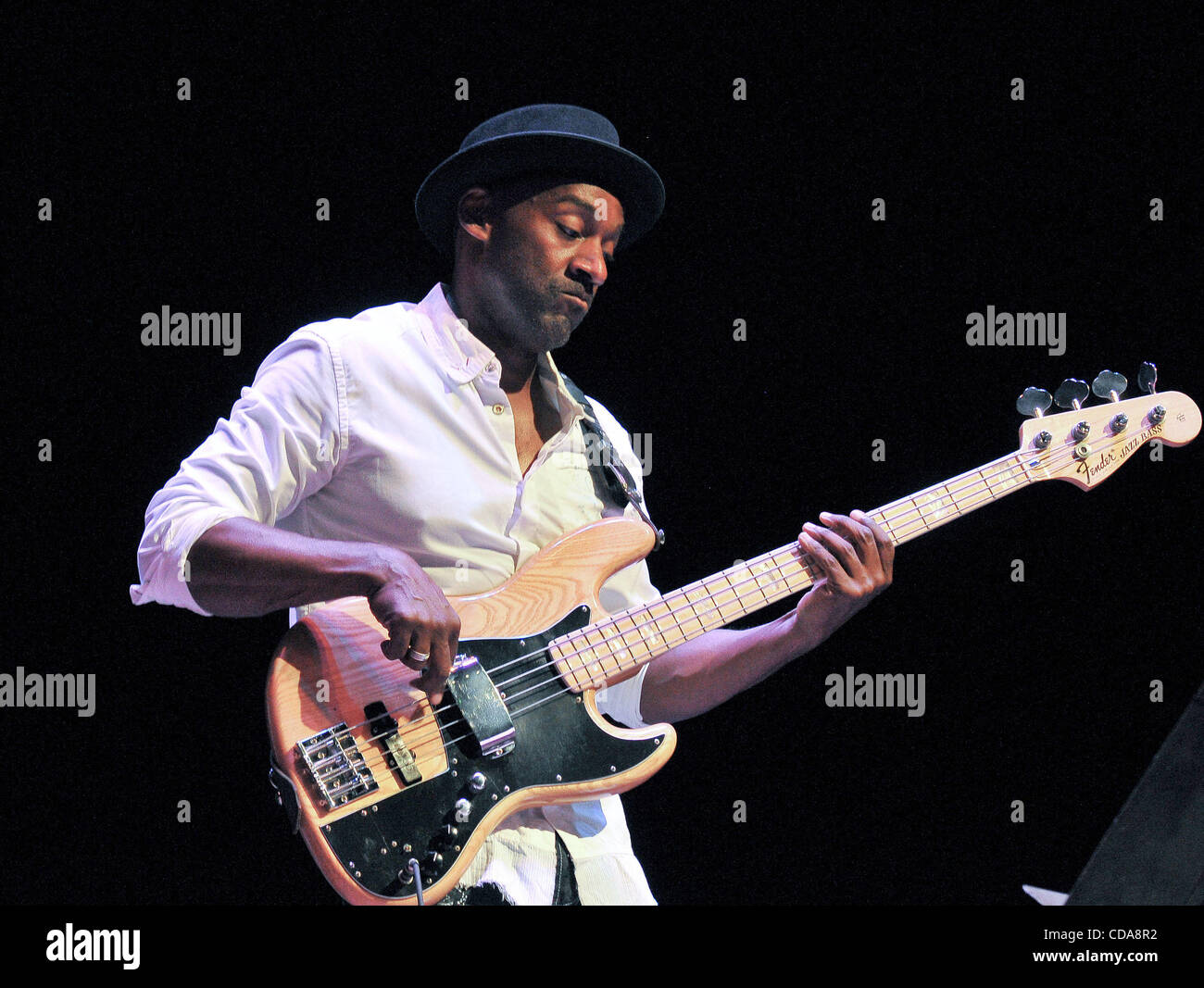 Herbie hancock bassist hires stock photography and images Alamy