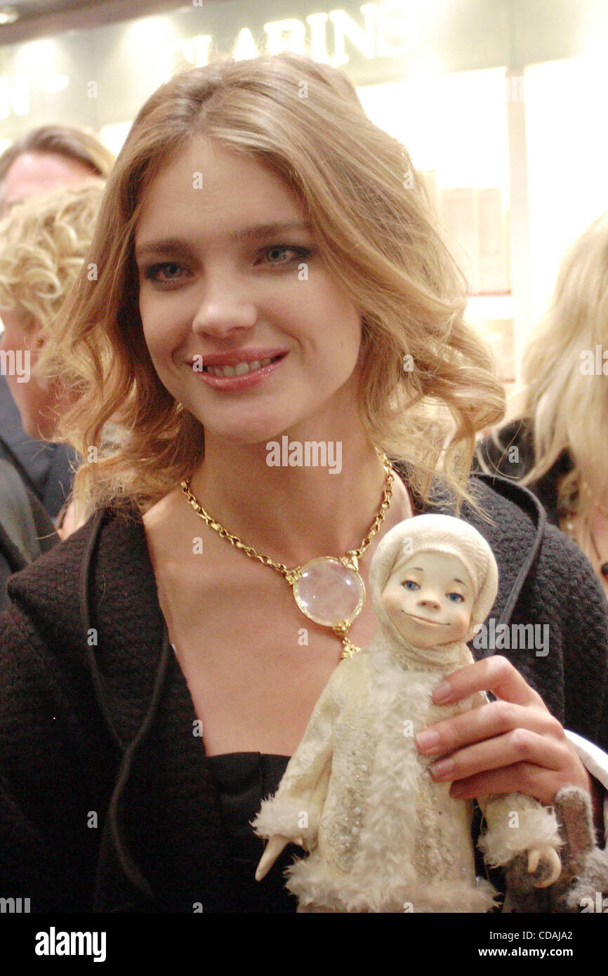 Natalia vodianova moscow hi-res stock photography and images - Alamy