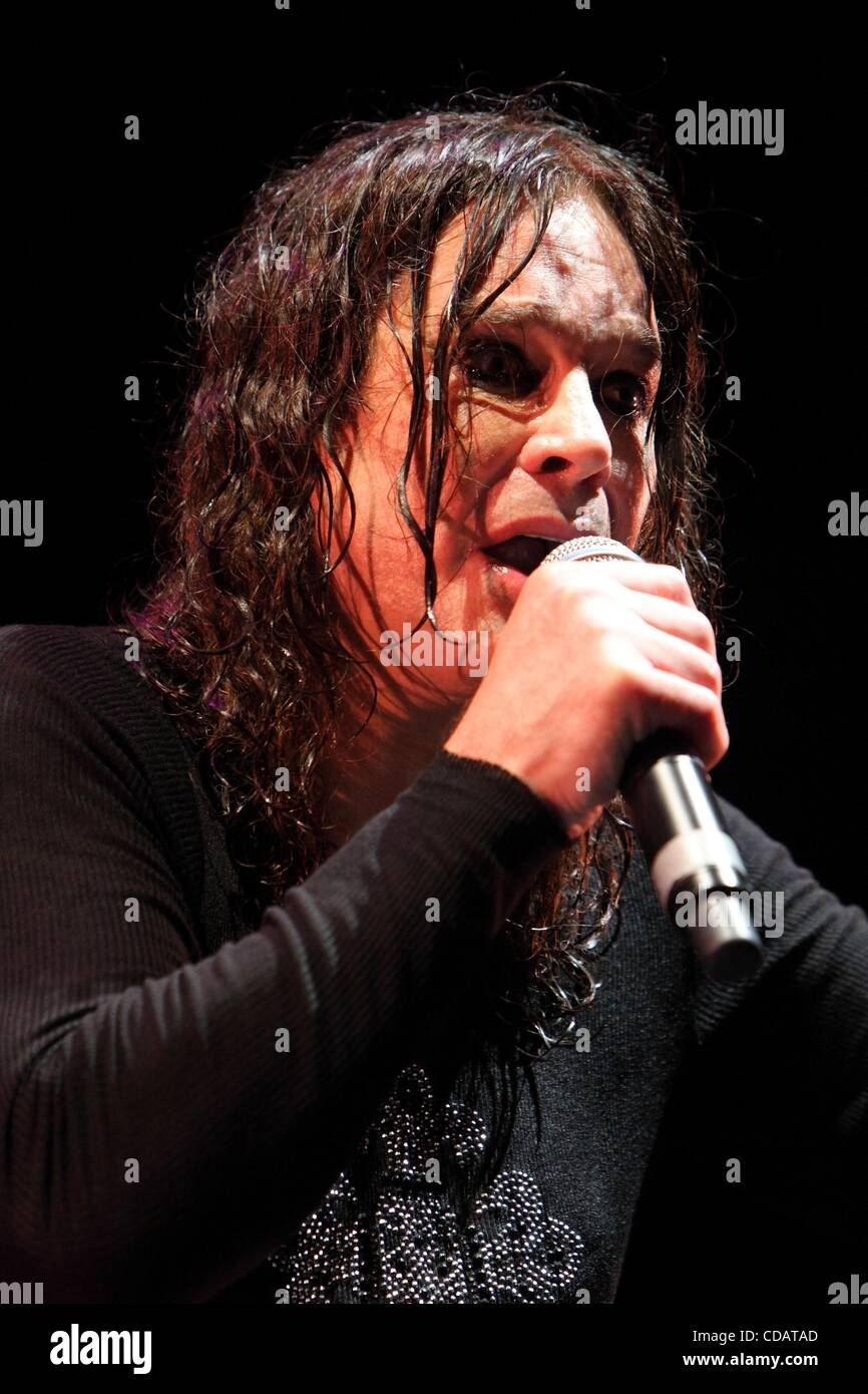 ozzy osbourne 2010 live