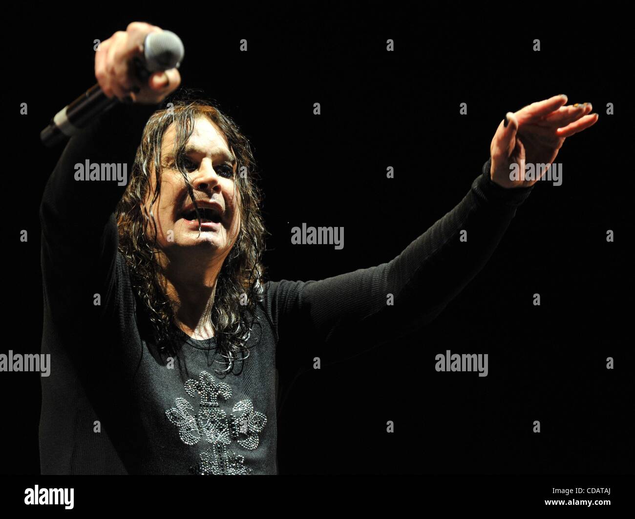 ozzy osbourne 2010 live