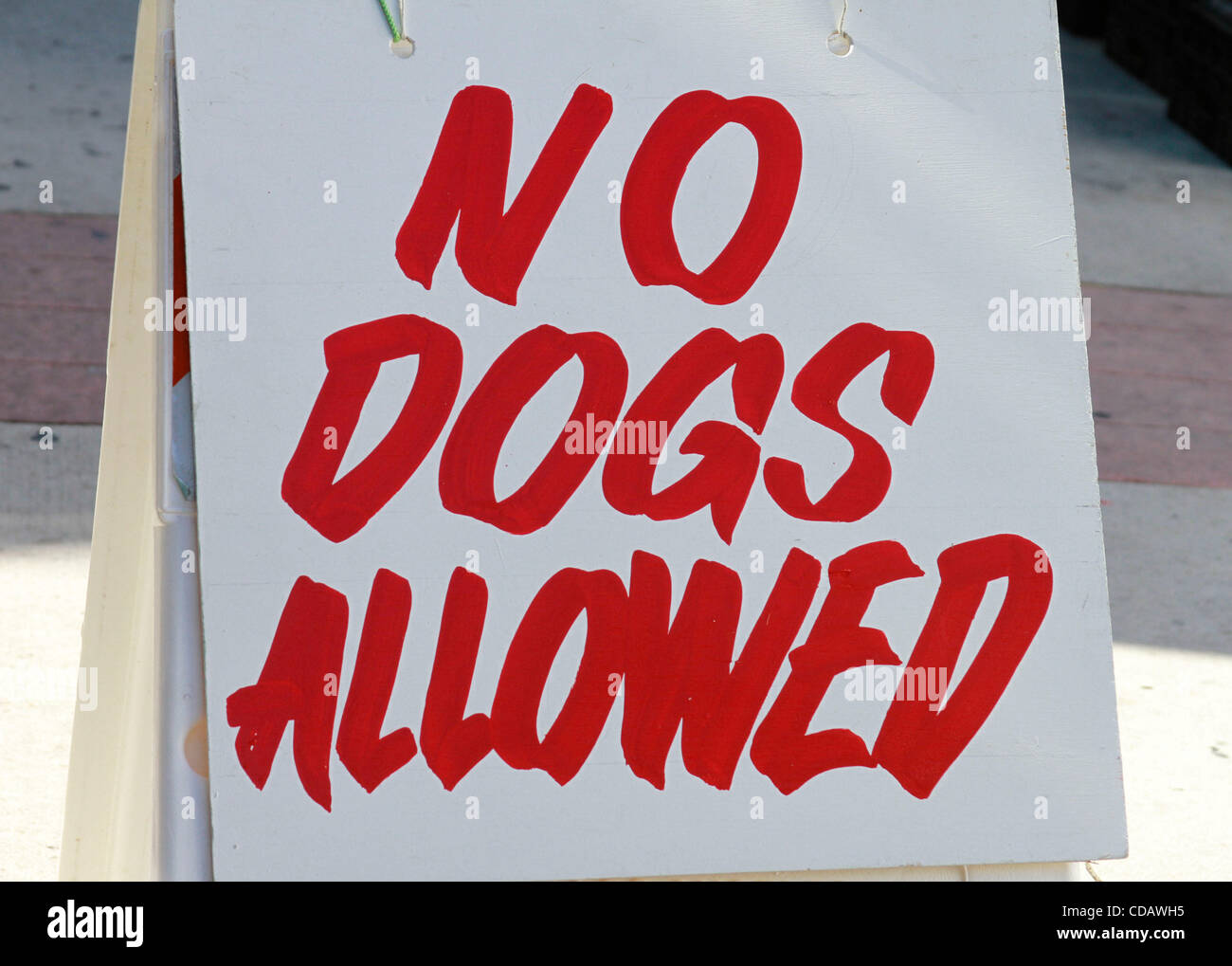 Sep. 15, 2010 Los Angeles, California, U.S. Sign reading 'no dogs allowed'. (Credit Image