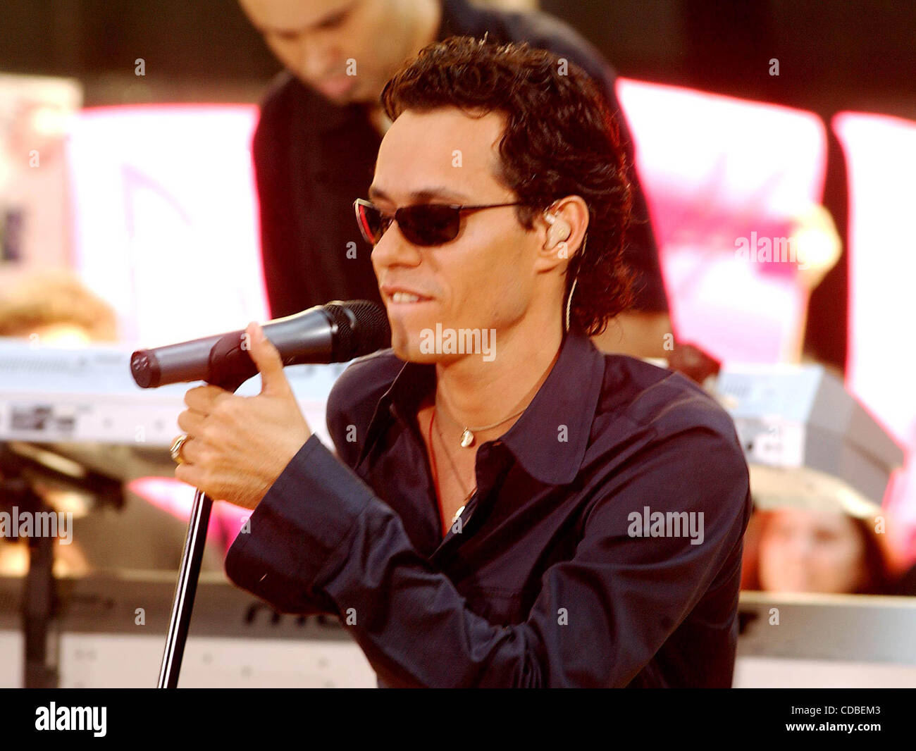 K37755AR.MARC ANTHONY PERFORMS ON NBC'S TODAY SHOW AT ROCKEFELLER ...