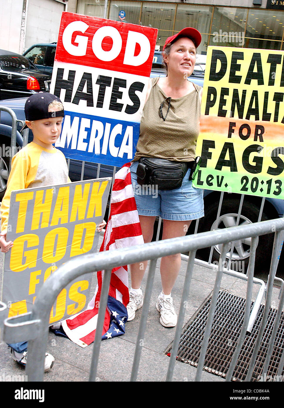K32657AR .On Sixth Avenue in NYC near 50 th street, a family from Kentucky were protesting against fags and others in the name of God .09/08/2003 .     /    2003.(Credit Image: Â© Andrea Renault/Globe Photos/ZUMAPRESS.com) Stock Photo