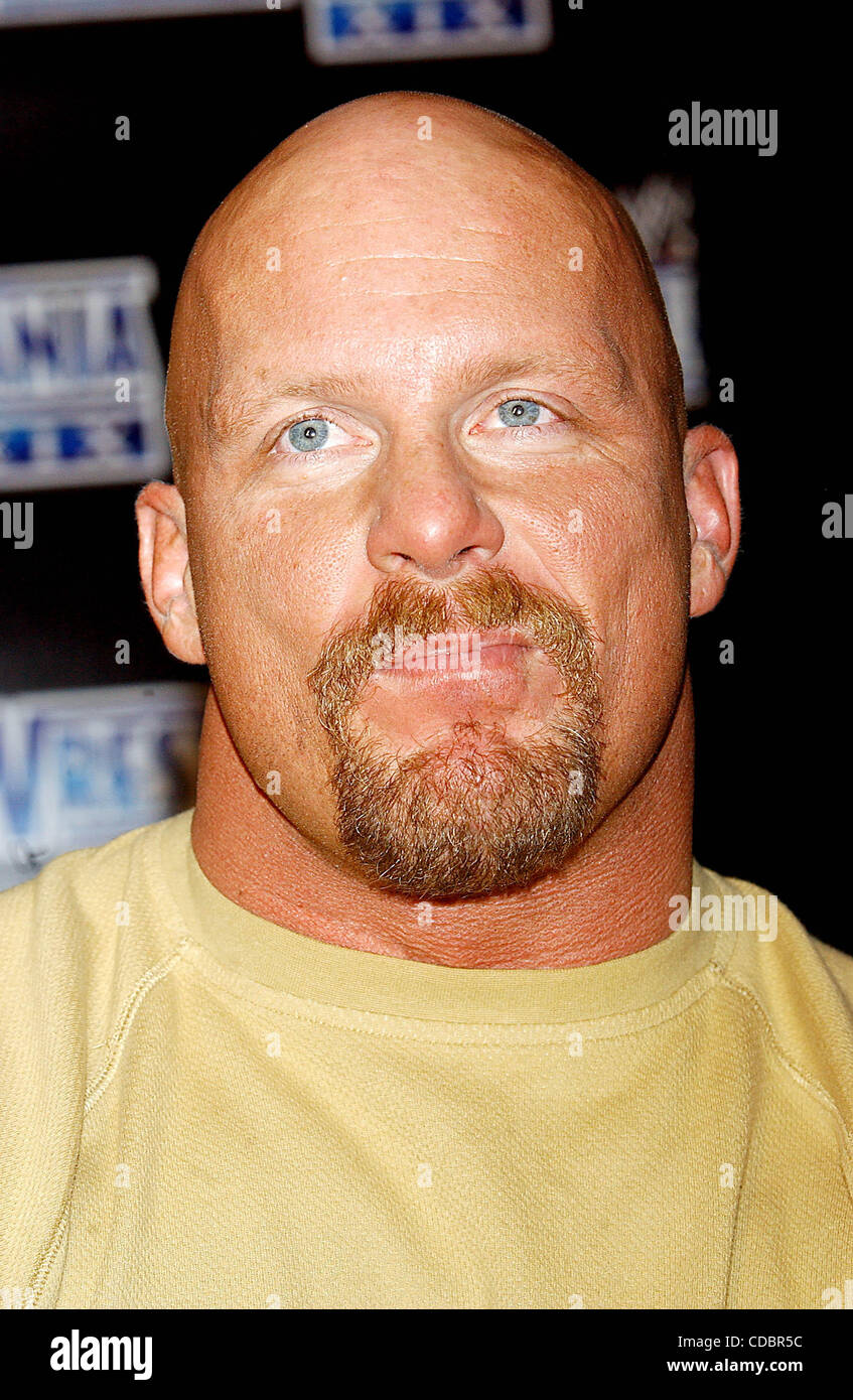 STONE COLD STEVE AUSTIN.K29656AR          SD0318.PRESS CONFERENCE ANNOUNCING ALL-STAR LINEUP OF (WWE) SUPERSTAR, .CELEBRITY GUESTS, AND MUSICAL PERFORMANCES AT ''WRESTLEMANIA XIX'' MARCH 30 AT SEATTLE'S SAFECO FIELD..AT THE ESPN ZONE IN NEW YORK New York.    /   2003(Credit Image: Â© Andrea Renault/ Stock Photo