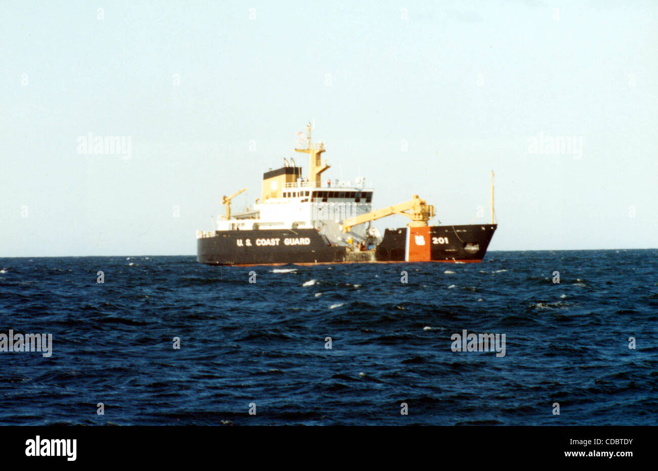 30580AR.ARMED SERVICES2.TWA 800 CRASH. / 1996.GUARD427(Credit Image Â