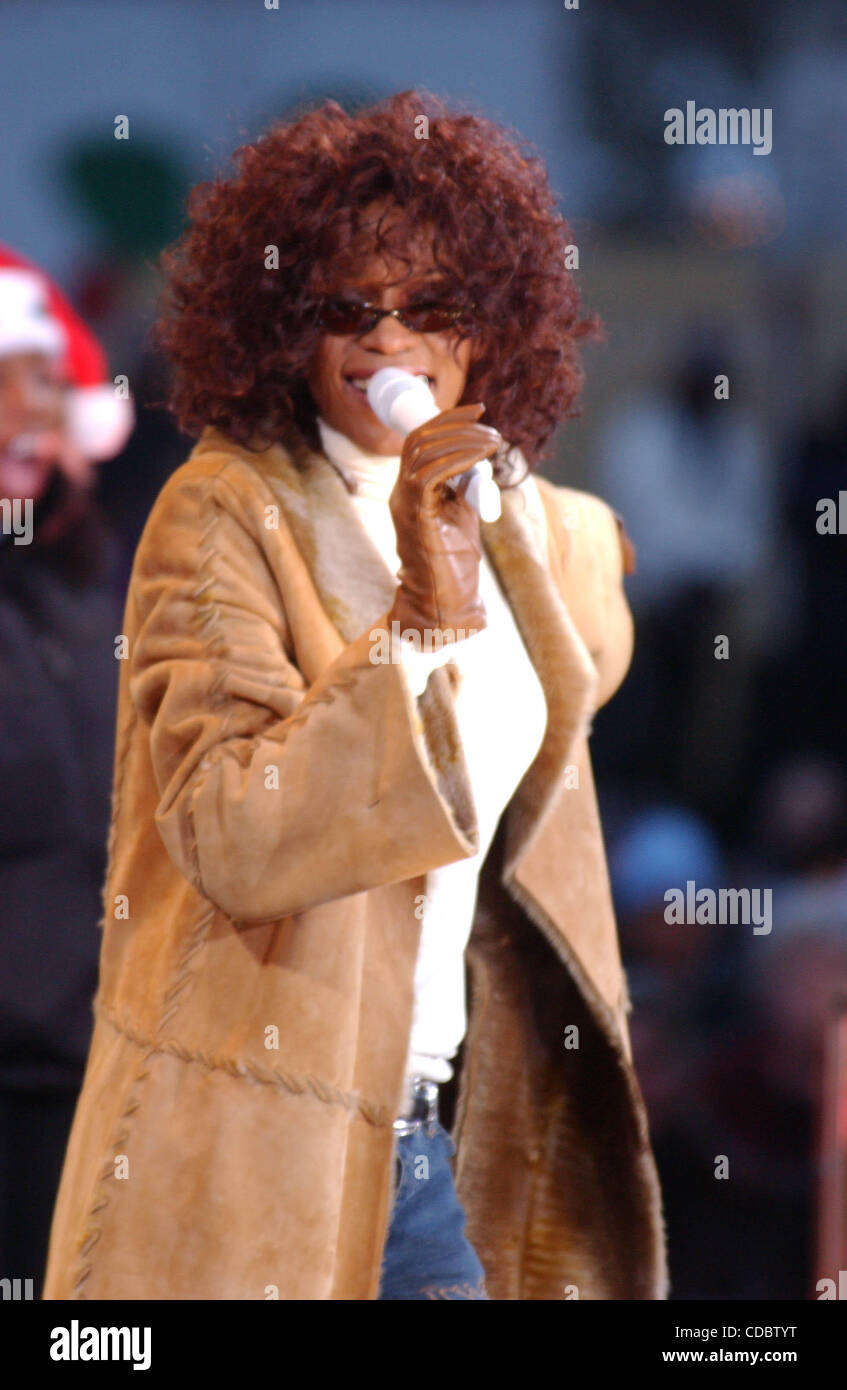 K27942AR  SD1208.WHITNEY HOUSTON .PERFORMANCE AT LINCOLN CENTER.TAPING FOR THE SHOW GOODMORNING AMERICA.    /   2002(Credit Image: Â© Andrea Renault/Globe Photos/ZUMAPRESS.com) Stock Photo