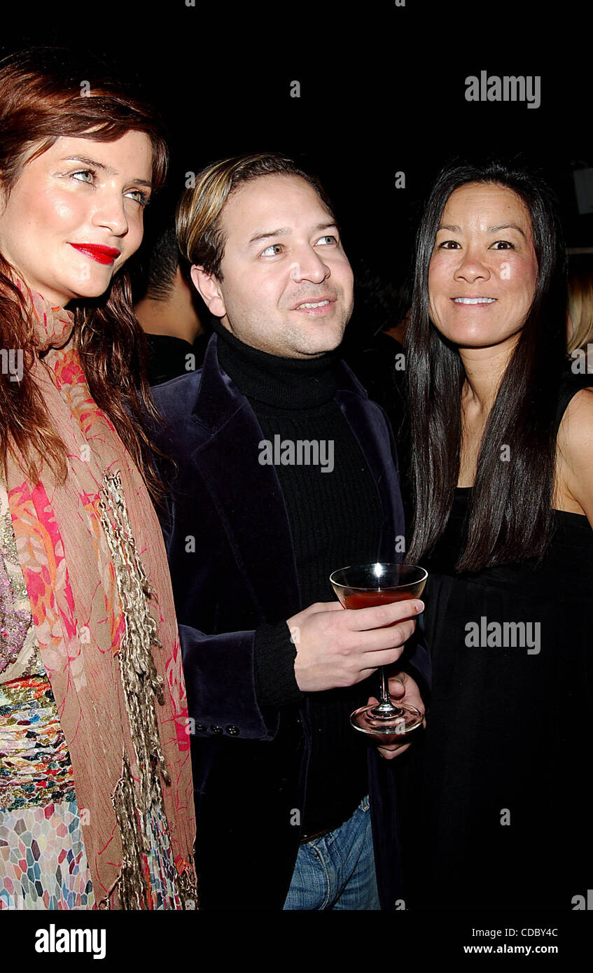 K35282AR.RED VALENTINO FASHION SHOW/EVENT AT LOT 61 IN NEW YORK New York .2/4/2004. / 2004.HELENA CHRISTENSEN AND HELEN LEE SCHIFTER(Credit Image: © Andrea Renault/Globe Photos/ZUMAPRESS.com) Stock Photo