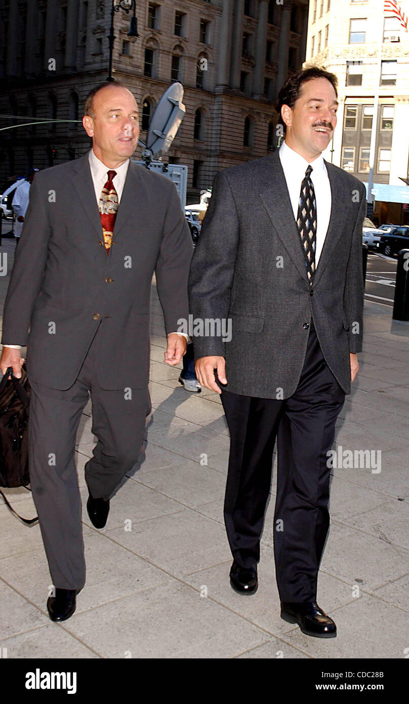 K33170AR.TYCO EMBEZZLEMENT TRIAL AT THE NEW YORK CRIMINAL COURT IN NEW YORK New York.9/30/2003.    /   2003.FRANK QUATTRONE ON TRIAL FOR OBSTRUCTION OF JUSTICE AND WITNESS OF TAMPERING(Credit Image: Â© Andrea Renault/Globe Photos/ZUMAPRESS.com) Stock Photo