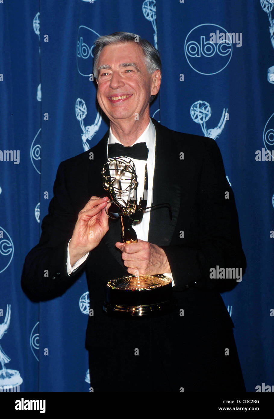 K8834AR.24TH ANNUAL EMMY AWARDS 05/21/97.FRED ROGERS (MR ROGERS