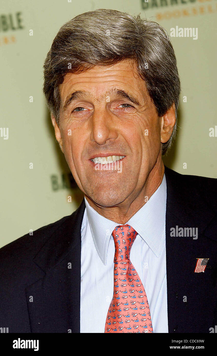 K33688ar Senator John Kerry D Mass A 2004 Democratic Presidential