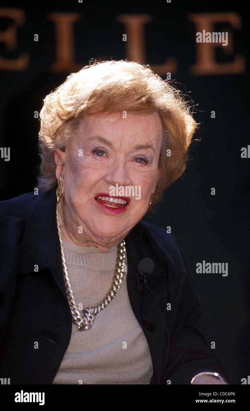 K16761AR.JULIA CHILD .NY IS BOOK U.S. AT BARNES AND NOBLE NEW YORK New