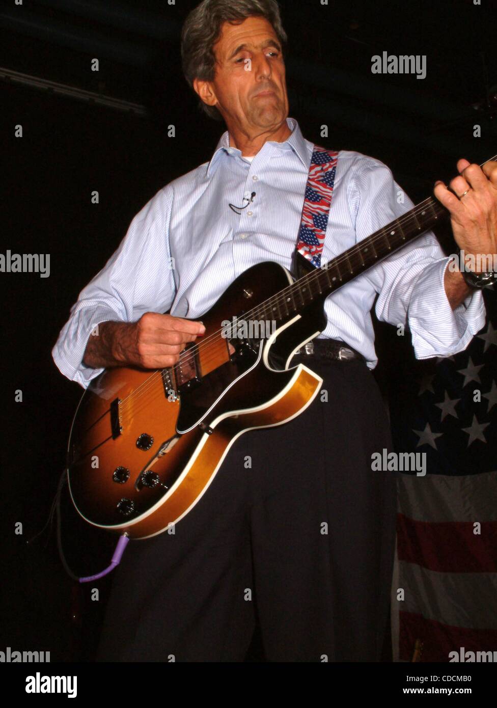 K32980ML FUNDRAISING PARTY ON THE U.S.S. INTREPID FOR SENATOR JOHN KERRY'S PRESIDENTIAL CAMPAIGN. NEW YORK New York 09/18/2003.  /    JOHN KERRY(Credit Image: Â© Mitchell Levy/Globe Photos/ZUMAPRESS.com) Stock Photo