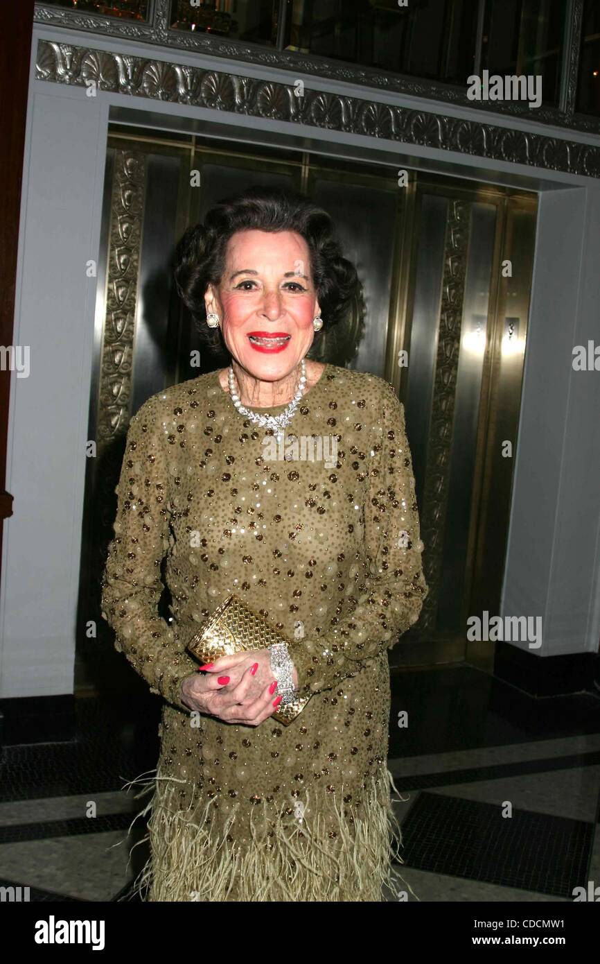 Kitty carlisle hart hires stock photography and images Alamy