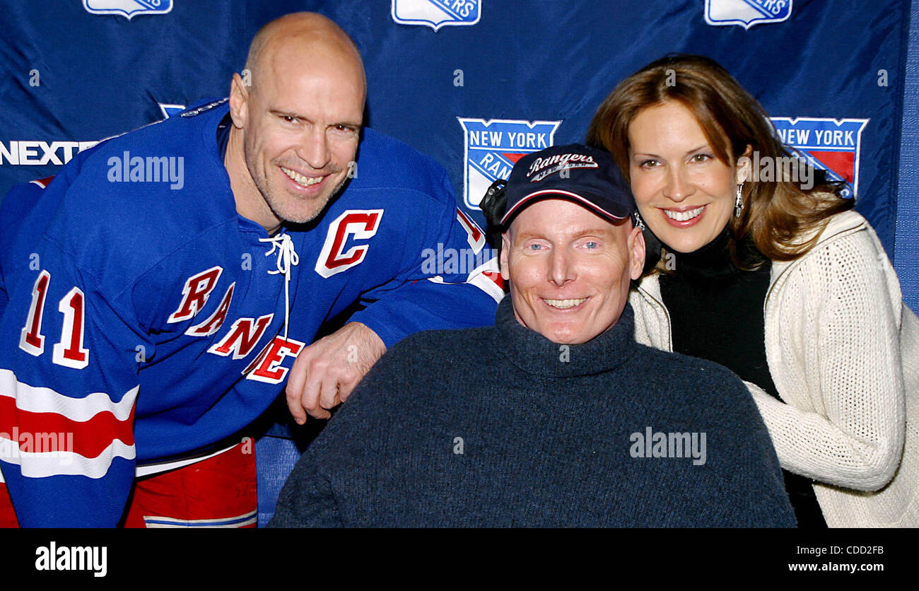 Lady Liberty 🗽🏒🥅 00's Mark Messier New York Rangers CCM