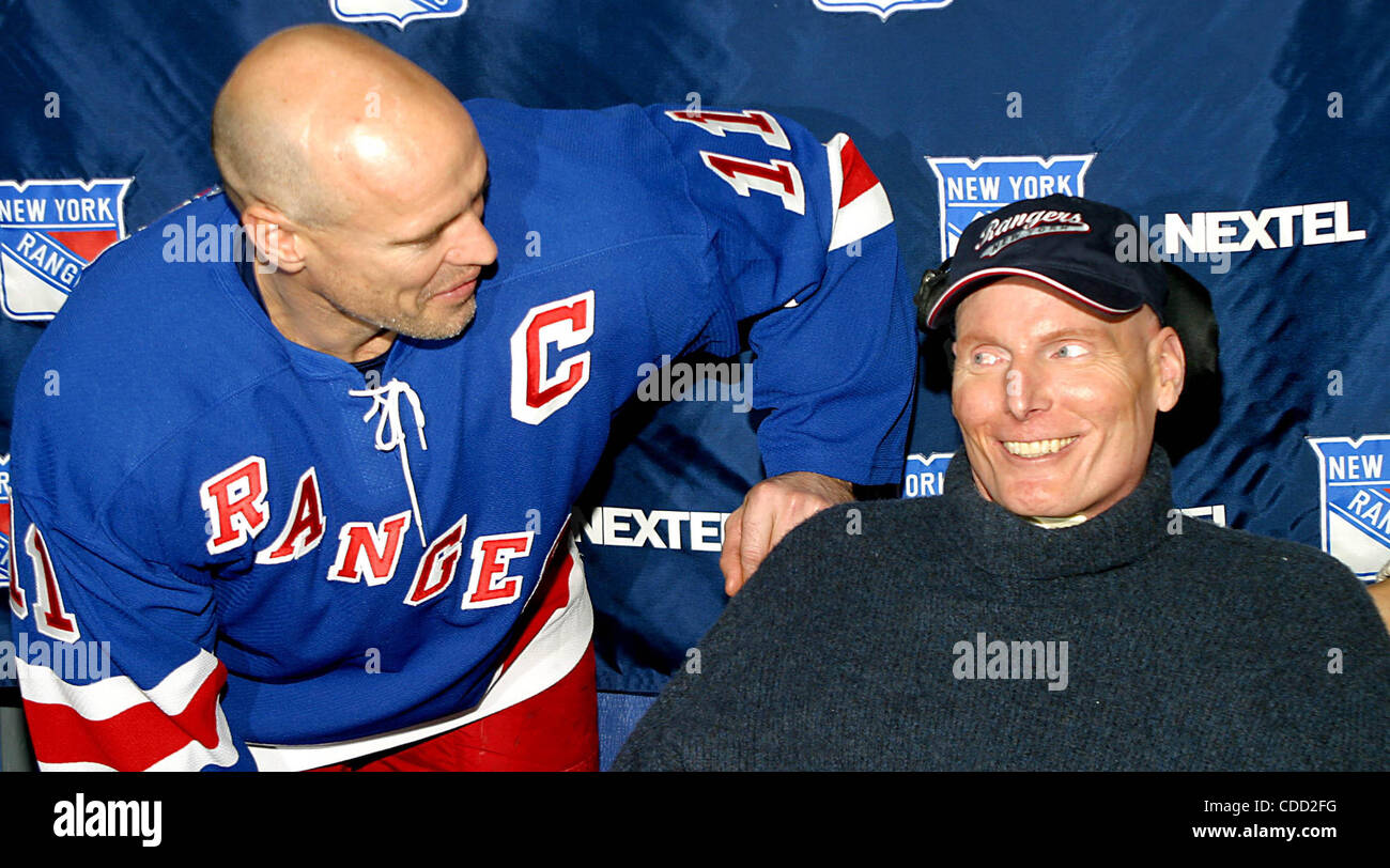 Mark messier rangers hi-res stock photography and images - Alamy