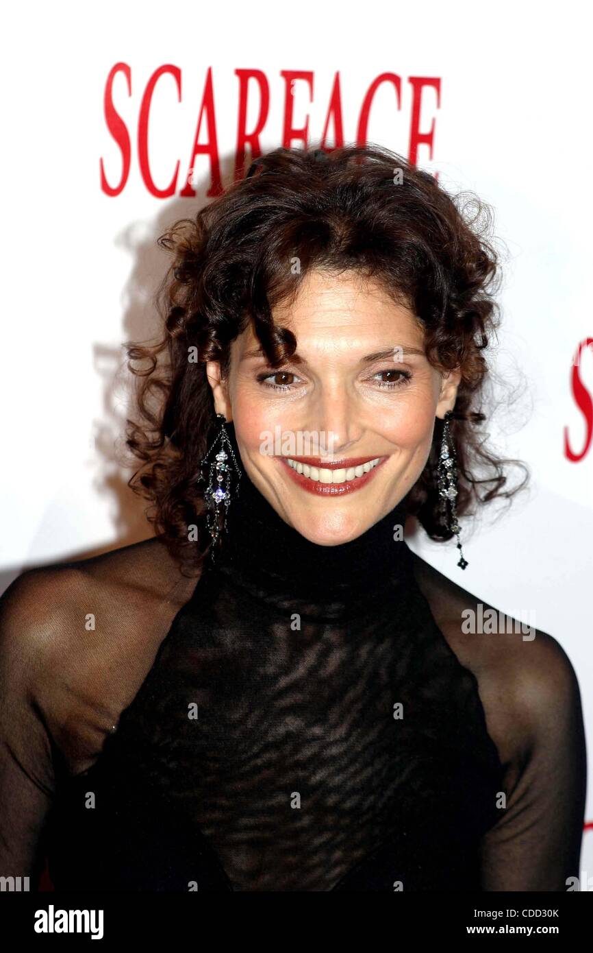 Mary Elizabeth Mastrantonio Scarface