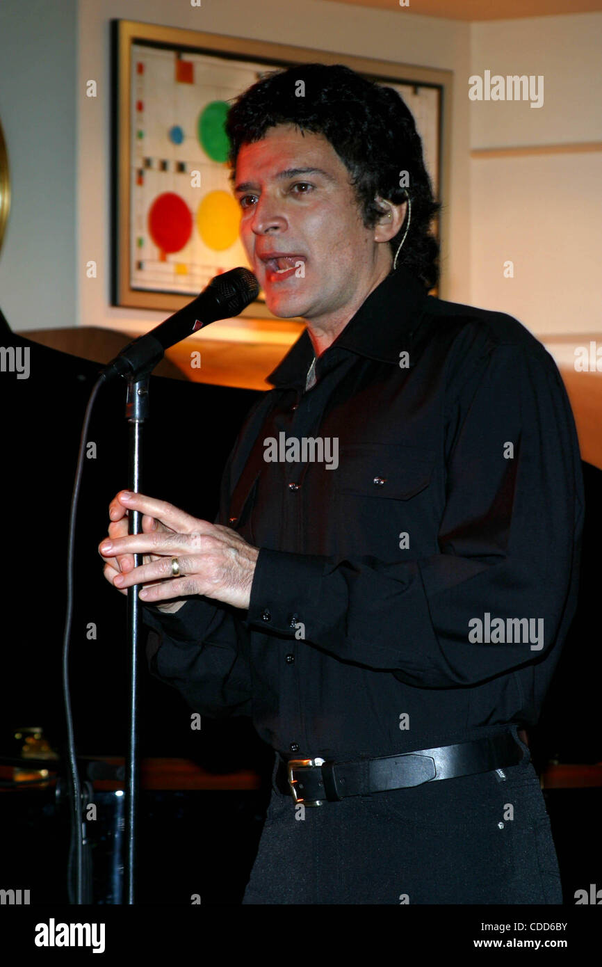 Gino vannelli hi-res stock photography and images - Alamy