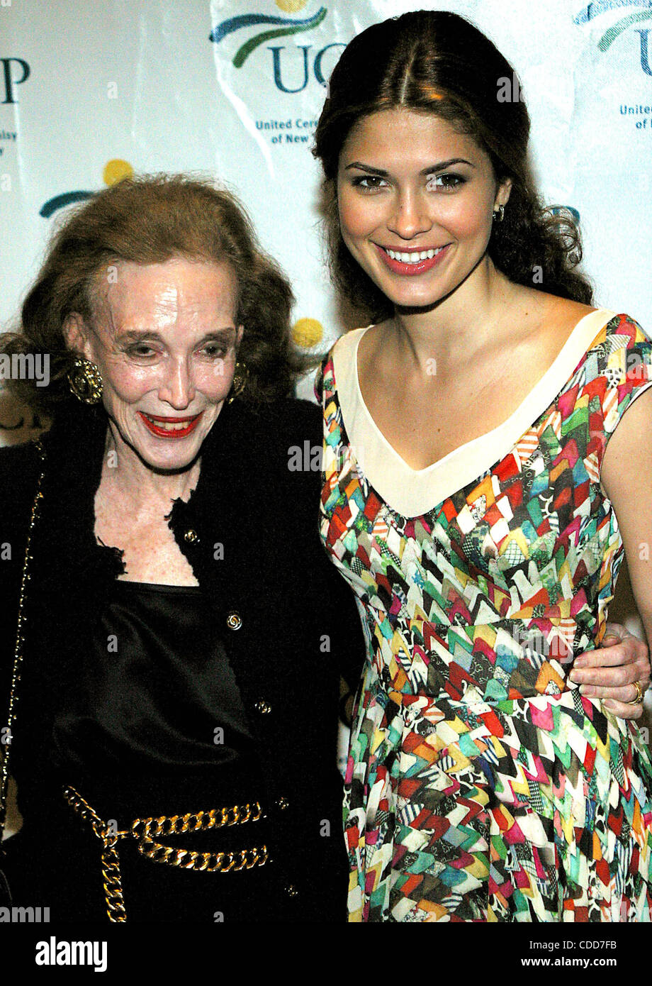 Jan. 1, 2011 - New York, New York, U.S. - HELEN GURLEY BROWN AND JUSTINE PASEK.K30511RM.UNITED CEREBRAL PALSY'S SECOND ANNUAL.''WOMEN WHO CARE LUNCHEON'' ..(WOMEN WITH OUTSTANDING ACHIEVEMENTS) AT THE REGENT WALL STREET BALLROOM IN NEW YORK New York.5/8/2003.  /    2003(Credit Image: Â© Rick Mackler Stock Photo