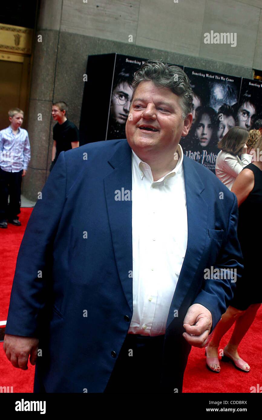 Jan. 1, 2011 - New York, New York, U.S. - K37469RM.THE PREMIERE OF .'HARRY  POTTER AND THE PRISONER OF AZKABAN'..RADIO New York MUSIC HALL, NEW YORK  New York..05/23/2004. / 2004..ROBBIE COLTRANE(Credit Image: