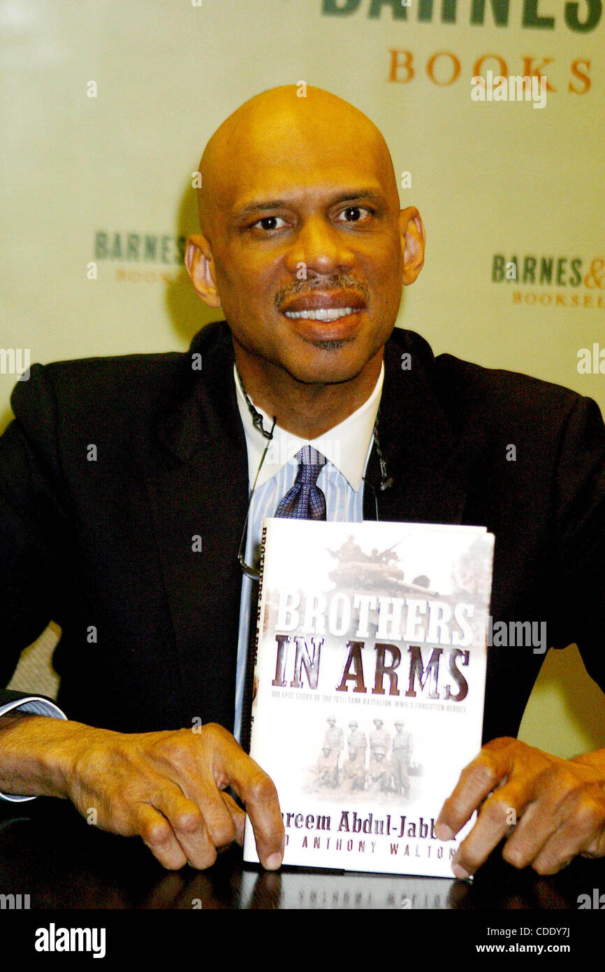 jan-1-2011-new-york-new-york-u-s-k37067rm-kareem-abdul-jabbar-signs-copies-of-his-book