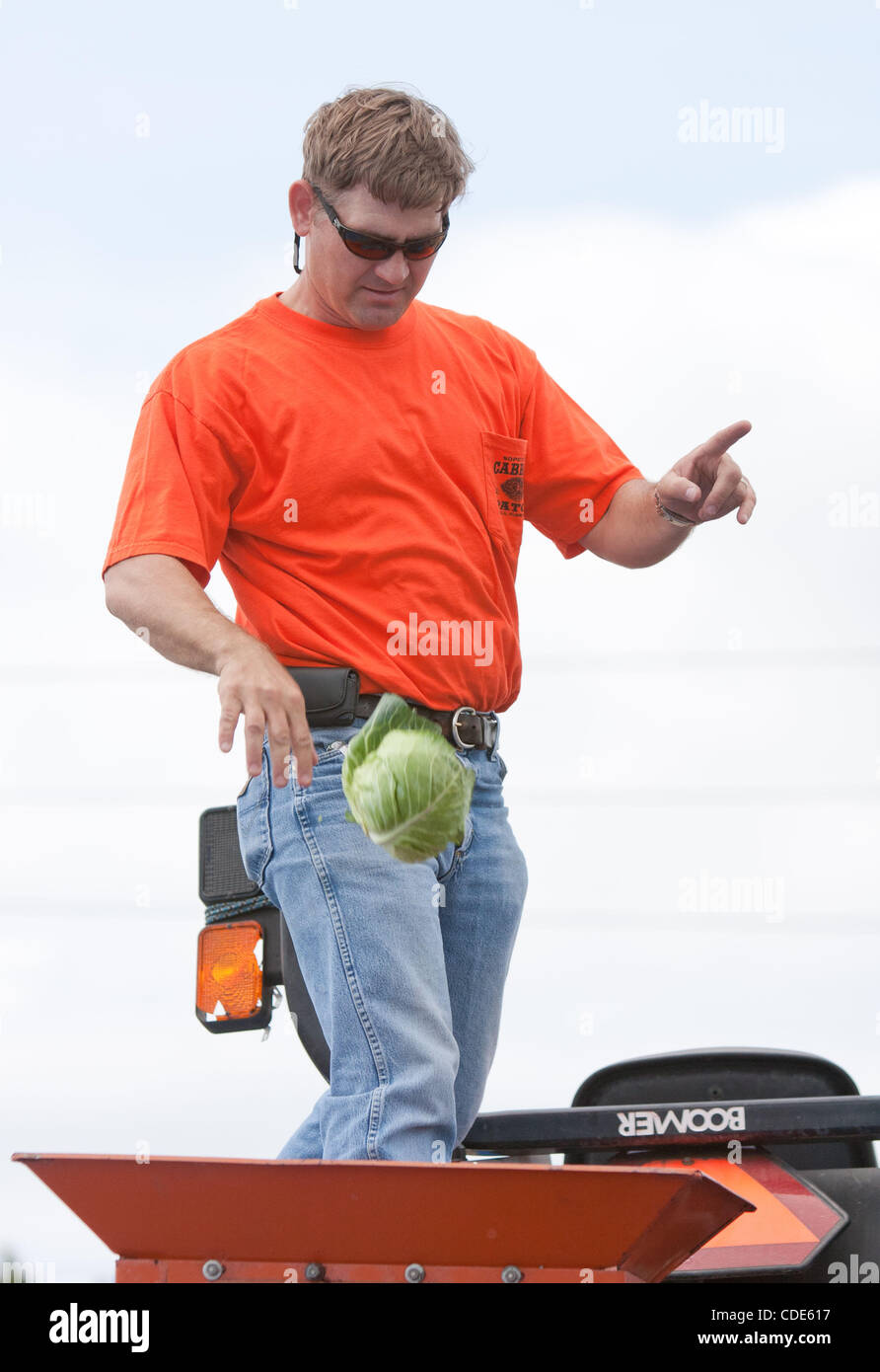Mar 09, 2011 Samsula, Florida, U.S. ROGER LUZNAR throws the cabbage