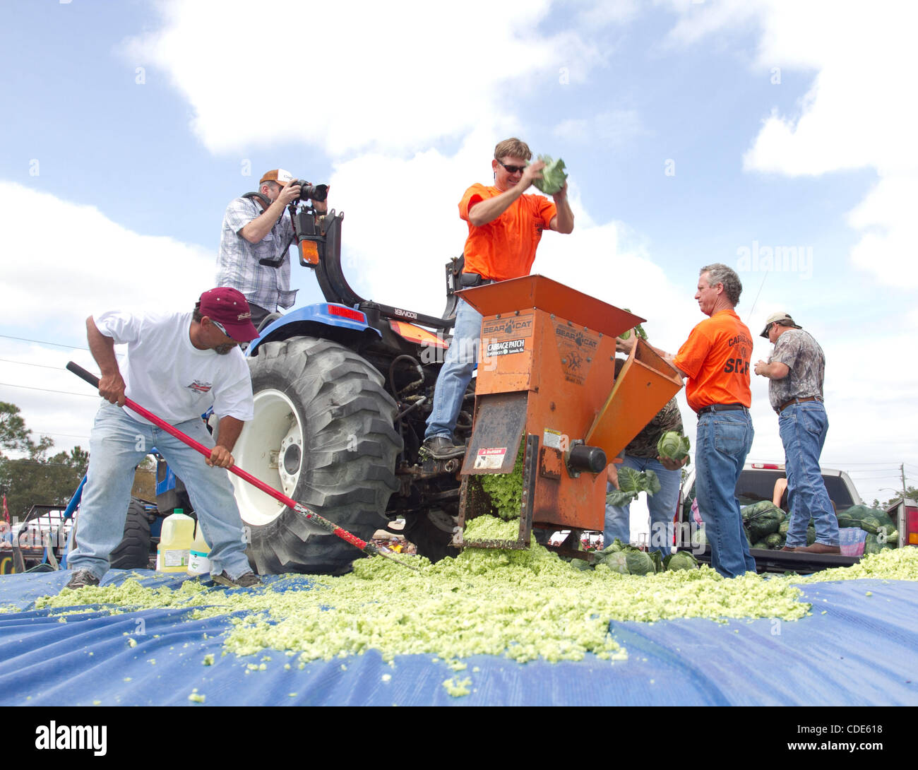Mar 09, 2011 Samsula, Florida, U.S. ROGER LUZNAR throws the cabbage