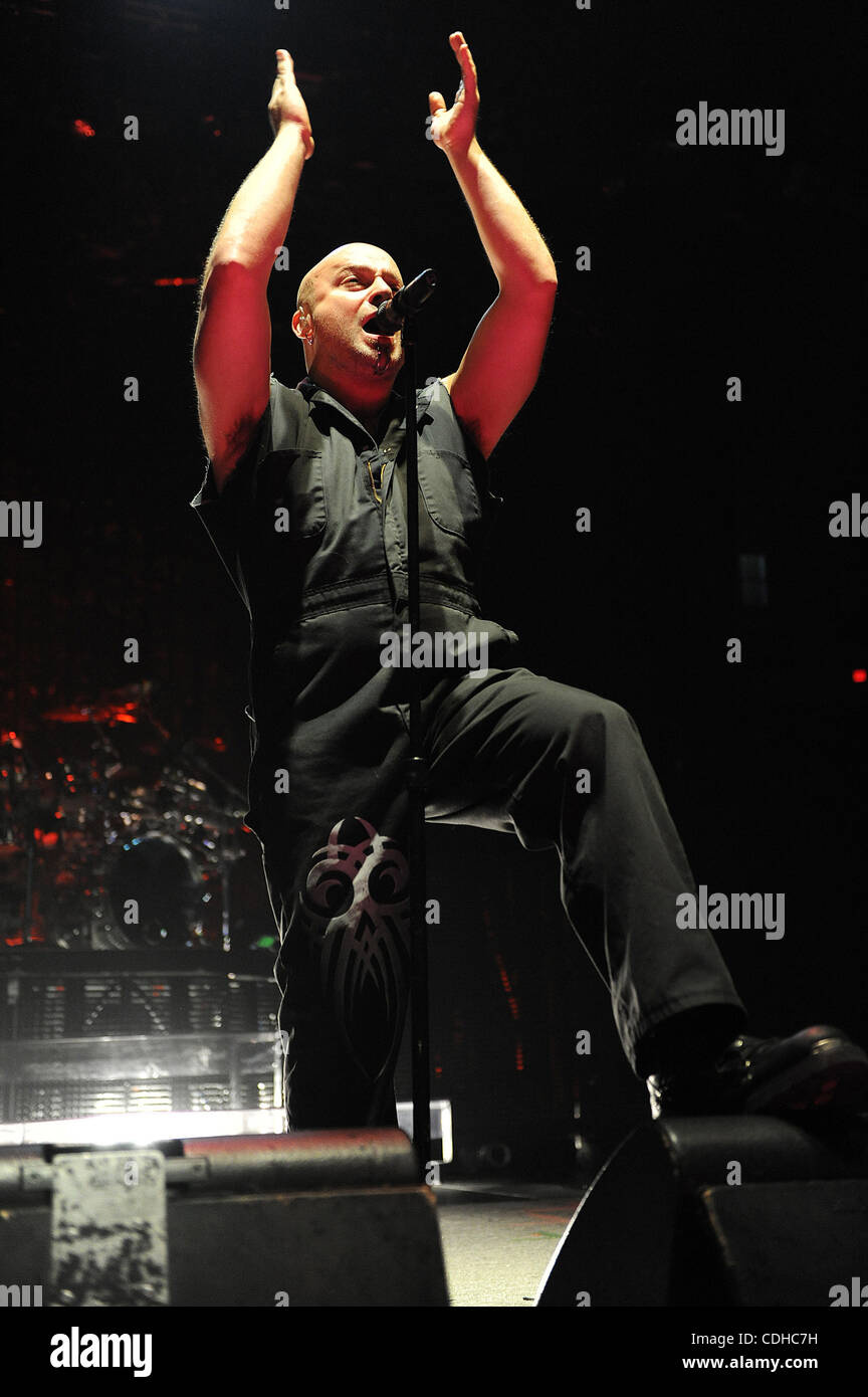 Feb. 2, 2011 - Fayetteville, North Carolina; USA - Singer DAVID DRAIMAN ...