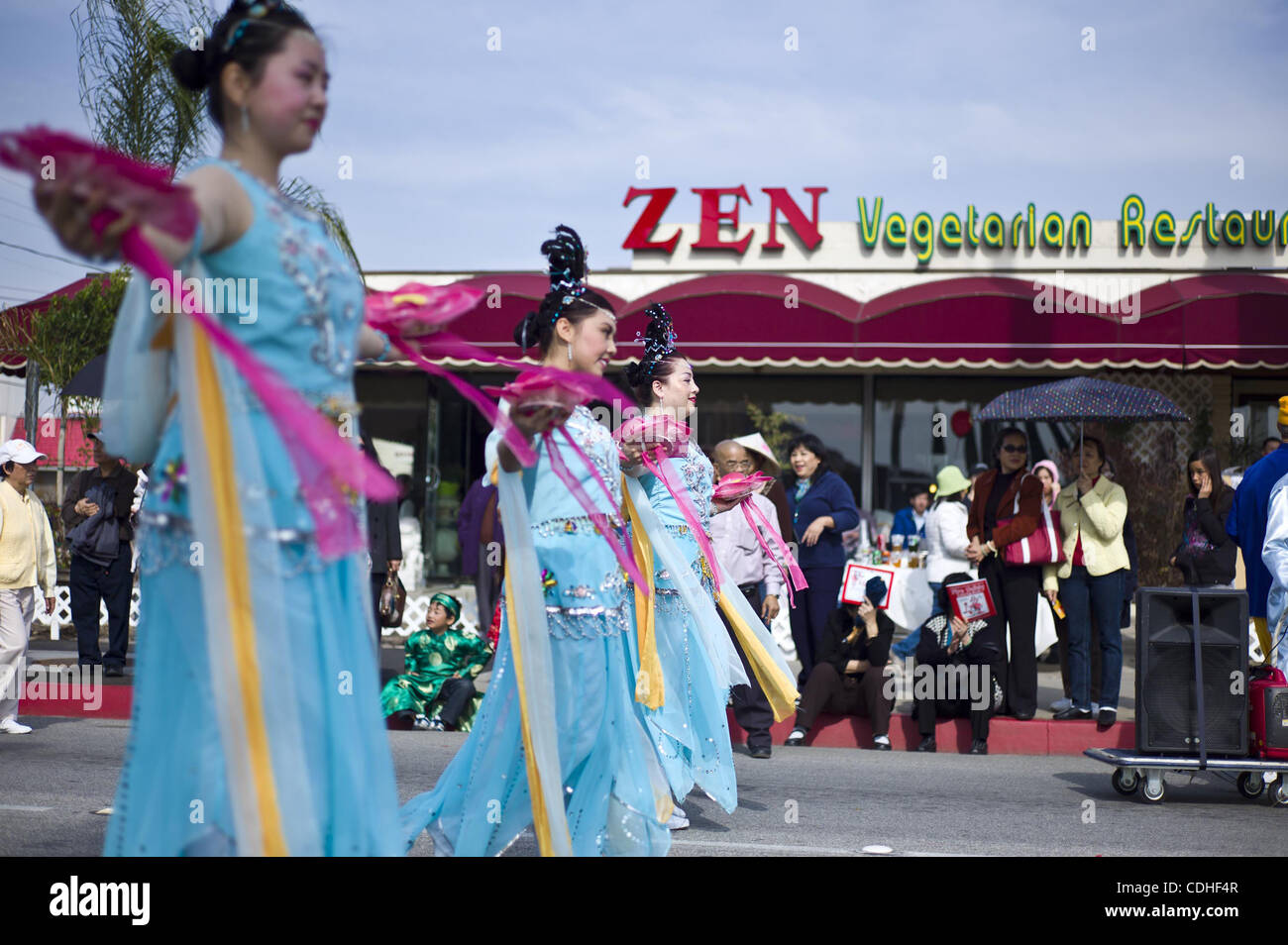 dance costume bolsa with rack