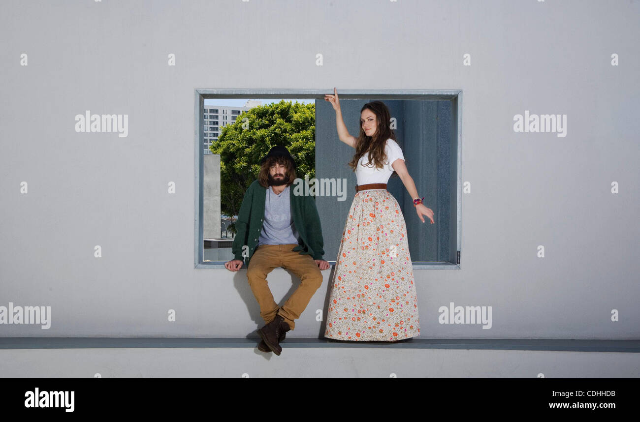 Angus and julia stone cover hi-res stock photography and 