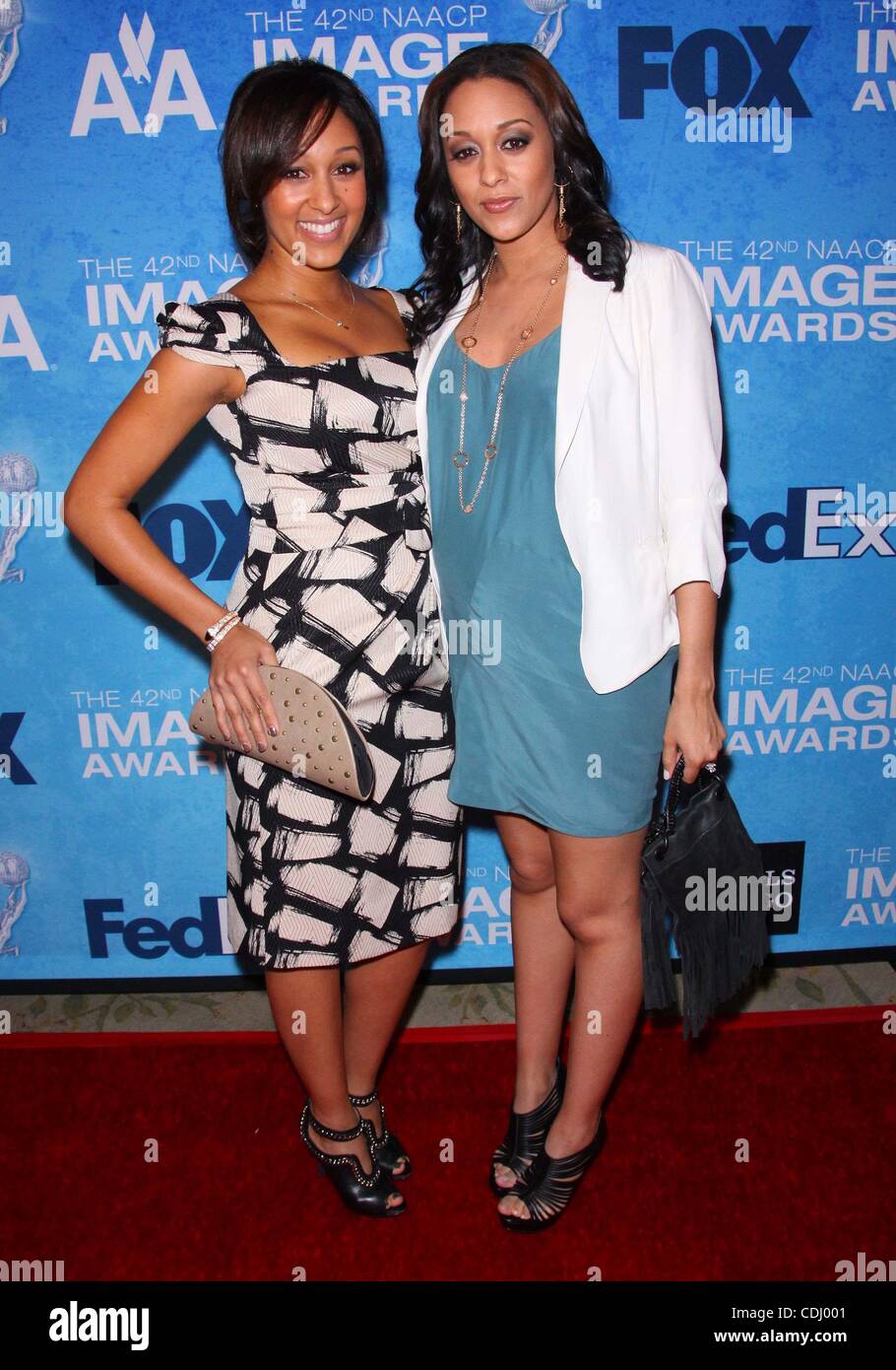 Tia mowry and tamera mowry hi-res stock photography and images - Alamy