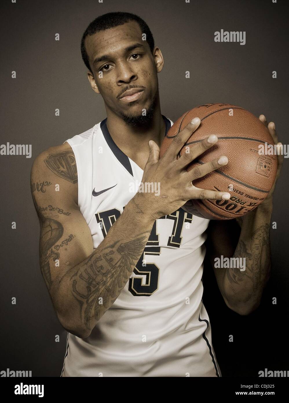 Feb 14, 2011 - Pittsburgh, Pennsylvania, U.S. - University of Pittsburgh Panther men's basketball Senior Forward GIL BROWN. (Credit Image: © Vaughn Wallace/ZUMAPRESS.com) Stock Photo