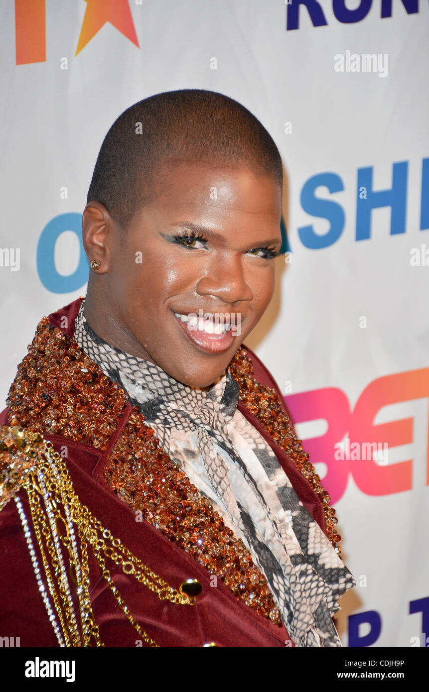 Feb.26th 2011, New York New York-USA-MISS LAWRENCE, cast member of