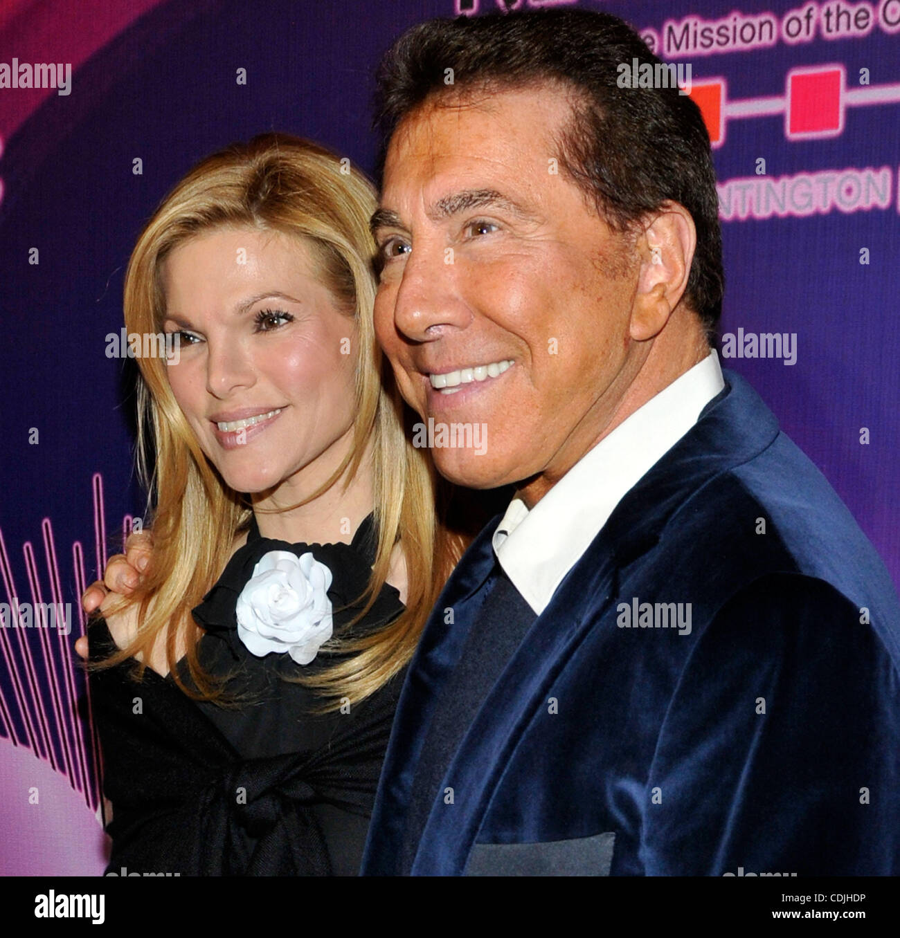 Steve wynn andrea hissom memory alive hires stock photography and