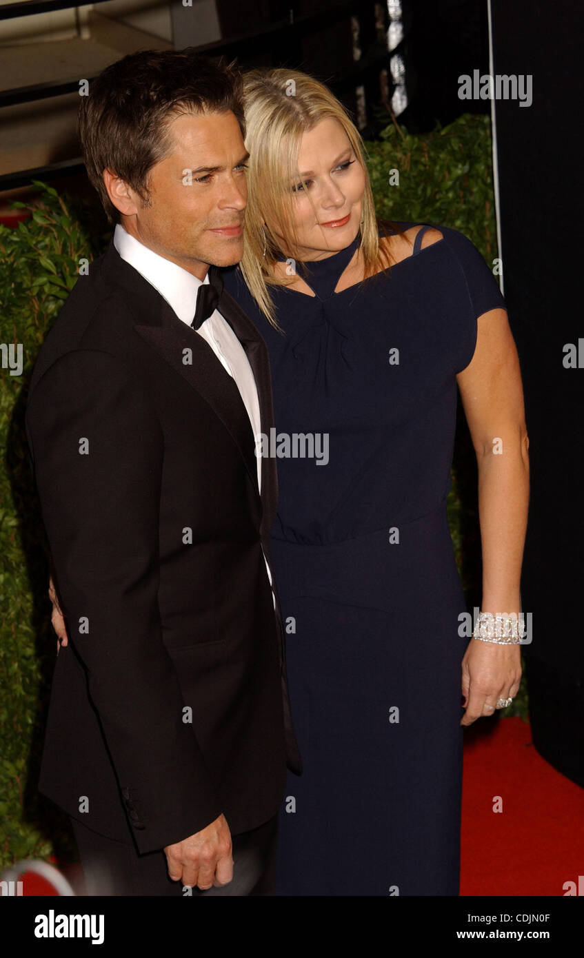 Rob lowe vanity fair oscar party hires stock photography and images