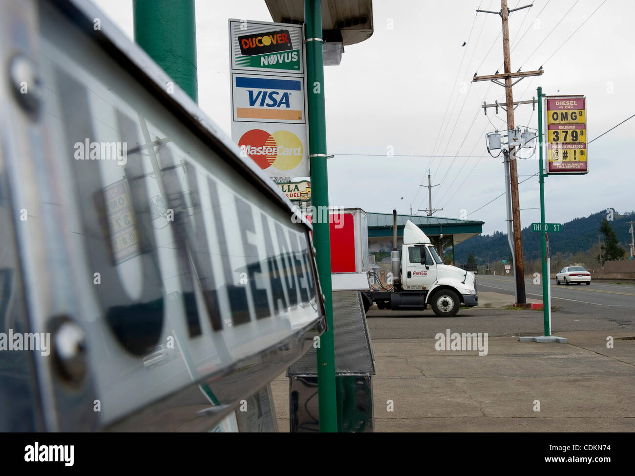 Arm leg gas hires stock photography and images Alamy