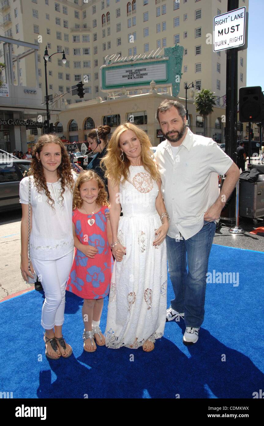 LESLIE MANN RIO LOS ANGELES PREMIERE. TWENTIETH CENTURY FOX HOLLYWOOD LOS  ANGELES CALIFORNIA USA 10 April 2011 Stock Photo - Alamy