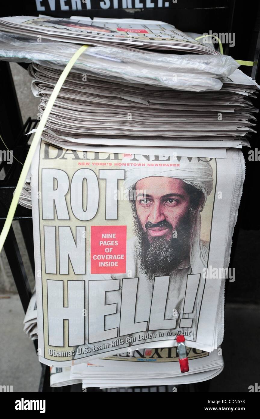 May 2 11 Manhattan New York U S Newspapers For Sale At The World Trade Center Site The Morning After Osama Bin Laden Was Killed In A Firefight With Elite American