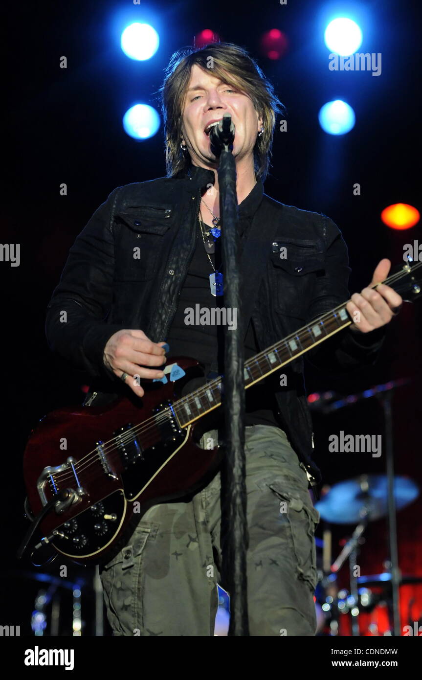 Rzeznik Lead Singer Goo Goo Hi res Stock Photography And Images Alamy Rzeznik Lead Singer Goo Goo Hi res Stock Photography And Images Alamy