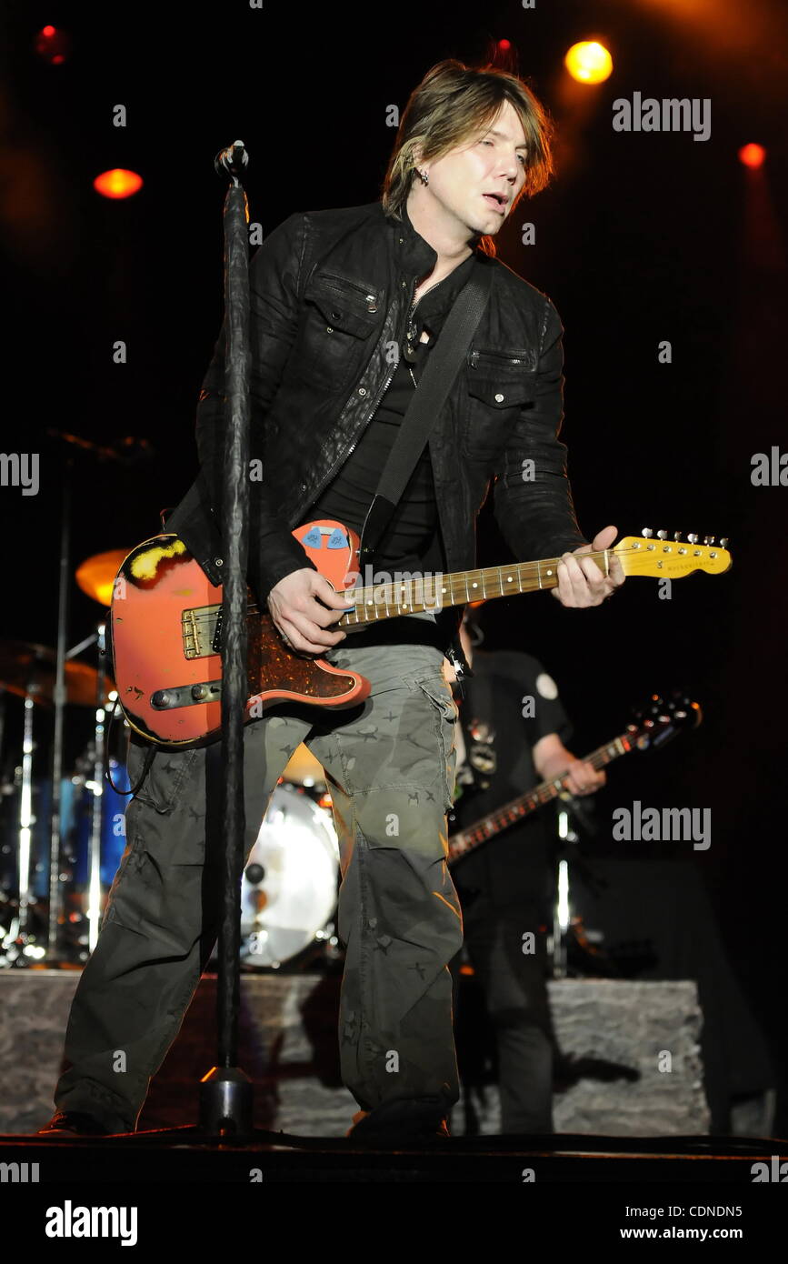 John Rzeznik, Lead Singer/guitarist And The Goo Goo Dolls Performed A Live Concert At The