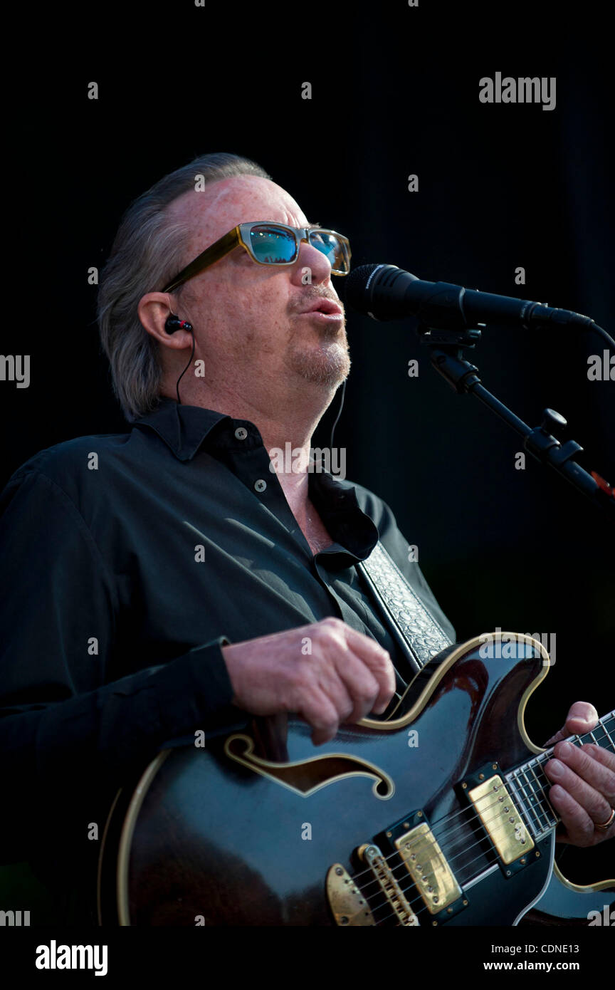 Boz scaggs hi-res stock photography and images - Alamy