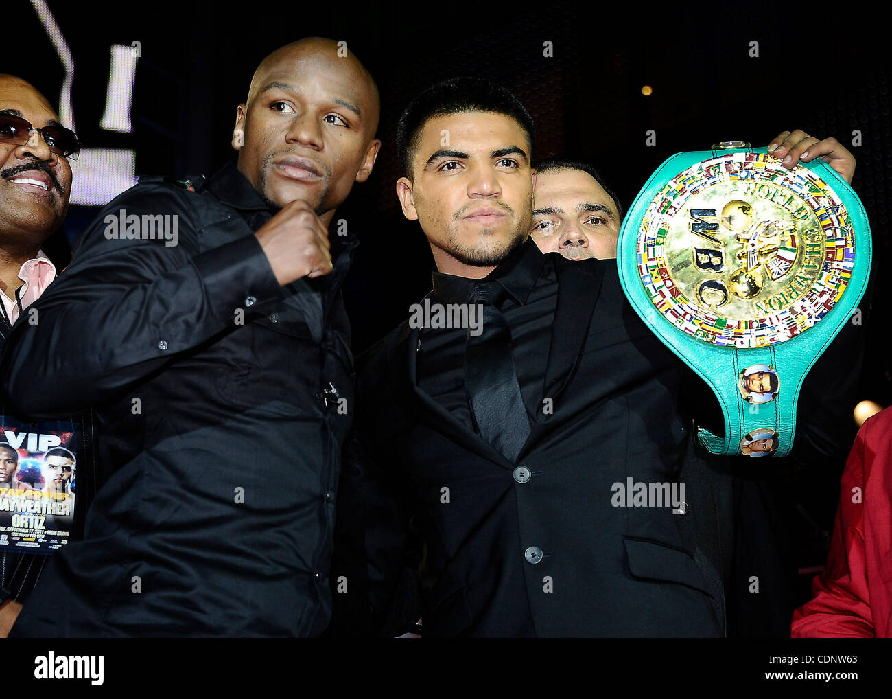 June 29,2011 - Los Angeles, California, USA. (L) Floyd Mayweather Jr. poses with Victor Ortiz at the Nokia center during a press conference on their upcoming fight on Sept 17th at the MGM grand hotel in Las Vegas for the WBC welterweight title. (Credit Image: © Gene Blevins/ZUMAPRESS.com) Stock Photo